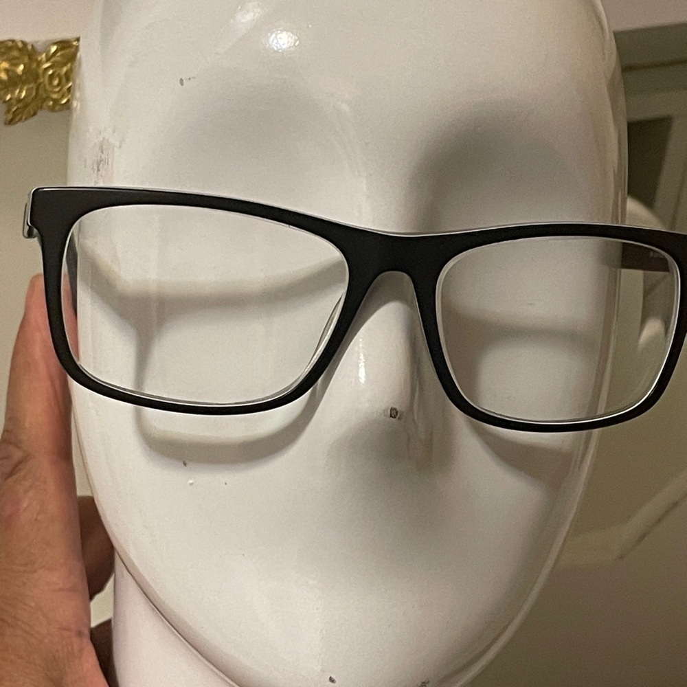 Boss orange eyeglass gray and silver flexible frames.no damage. Good conditions - Picture 11 of 13